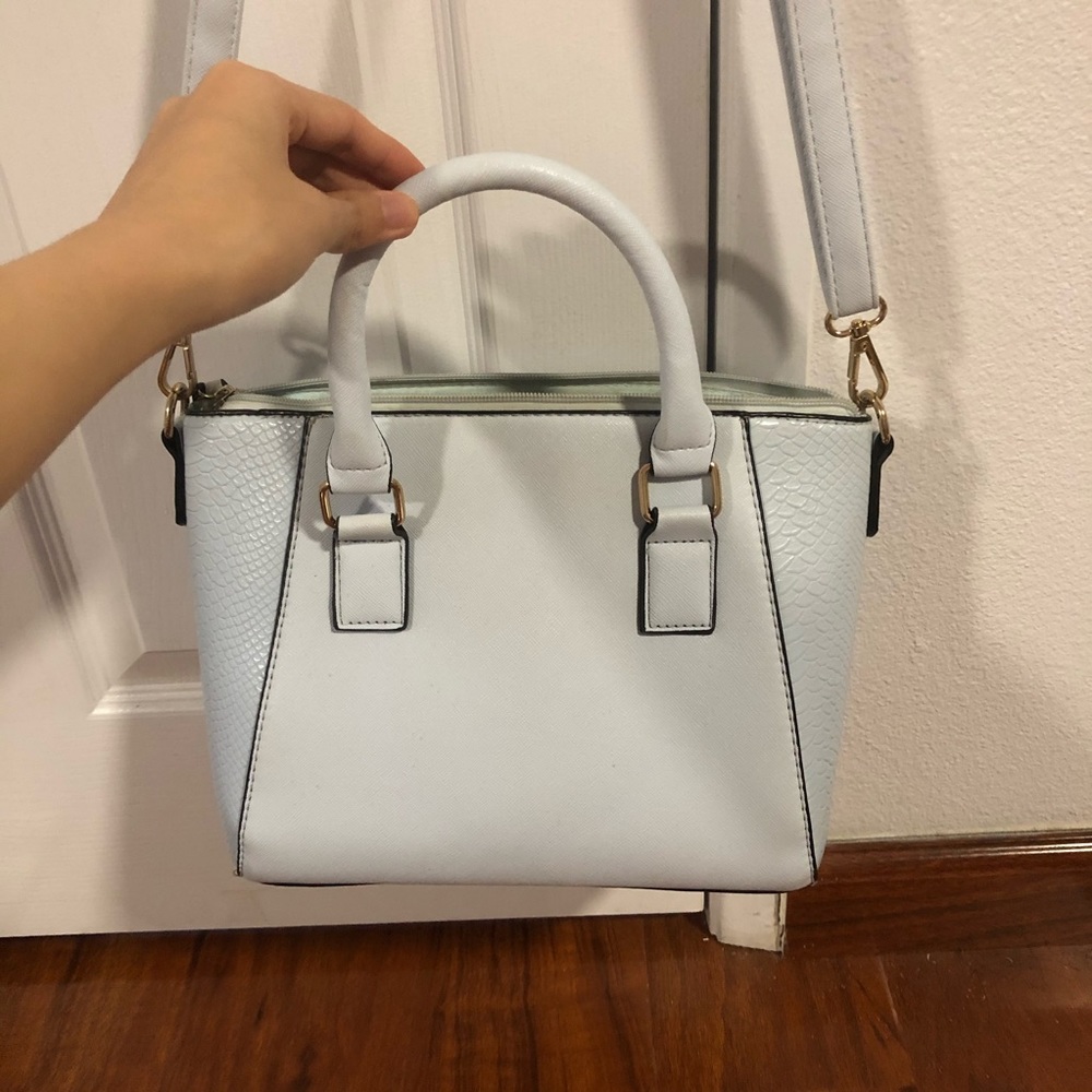 NEW LOOK baby blue shoulder/crossbody bag